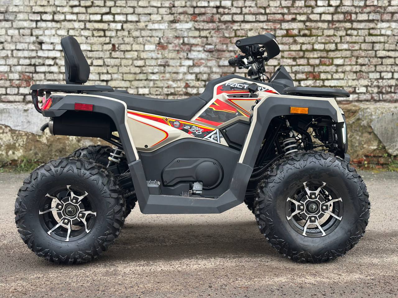 Квадроцикл Racer Ranger 250 вид сбоку