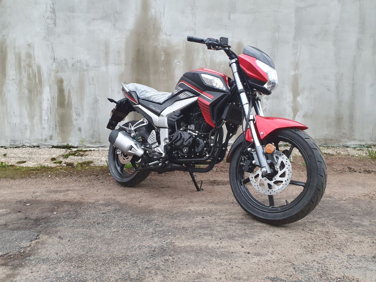 Racer RC250CK Nitro — городской байк без лишнего шума