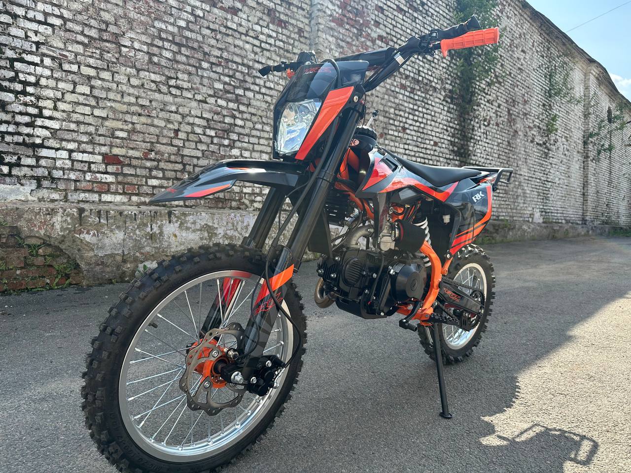 Питбайк Racer TRZ 140 E-start — живой 140-кубовый характер и готовность к офф-роуду