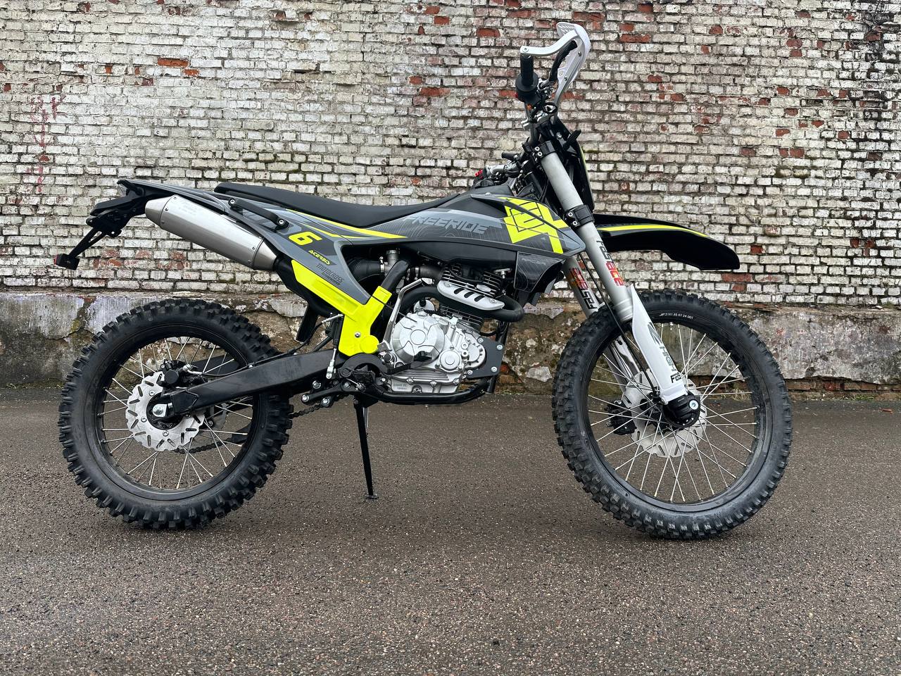 Racer эндуро RC300-GY8A K2 300 вид сбоку