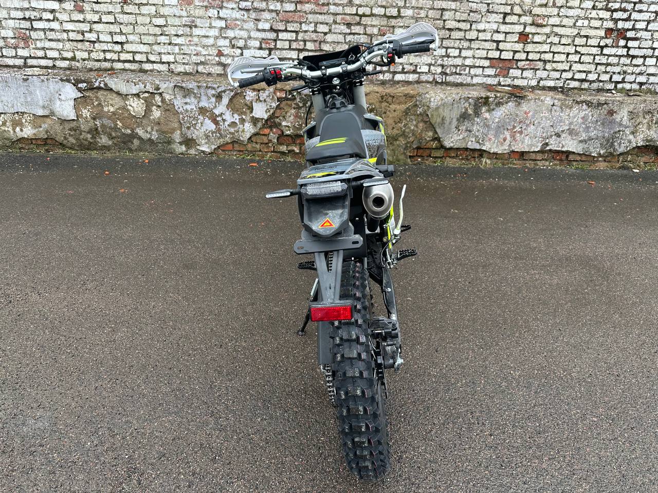 Racer RC300-GY8A K2 300 вид сзади