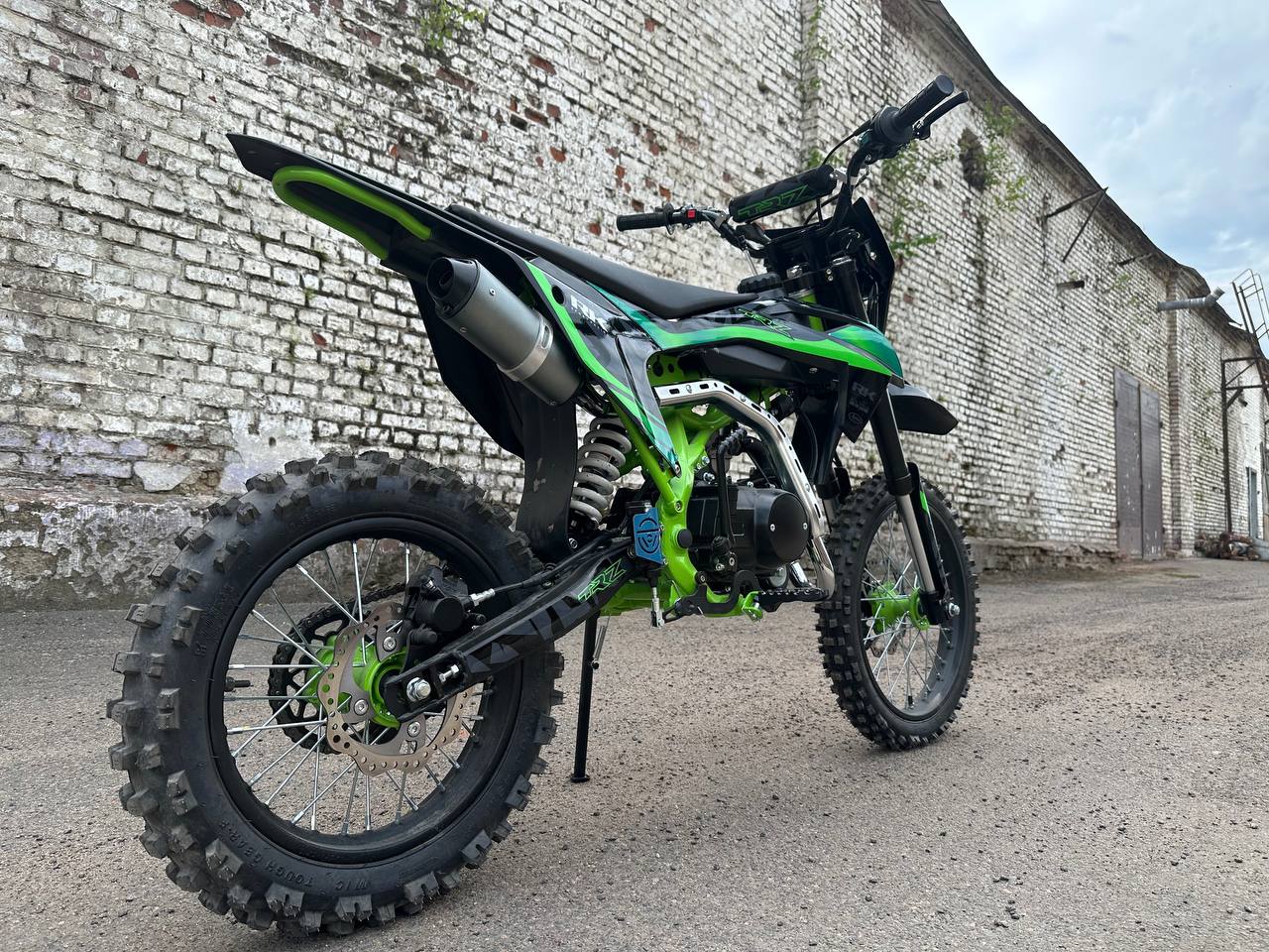 Racer TRZ 125 E-start задний вид
