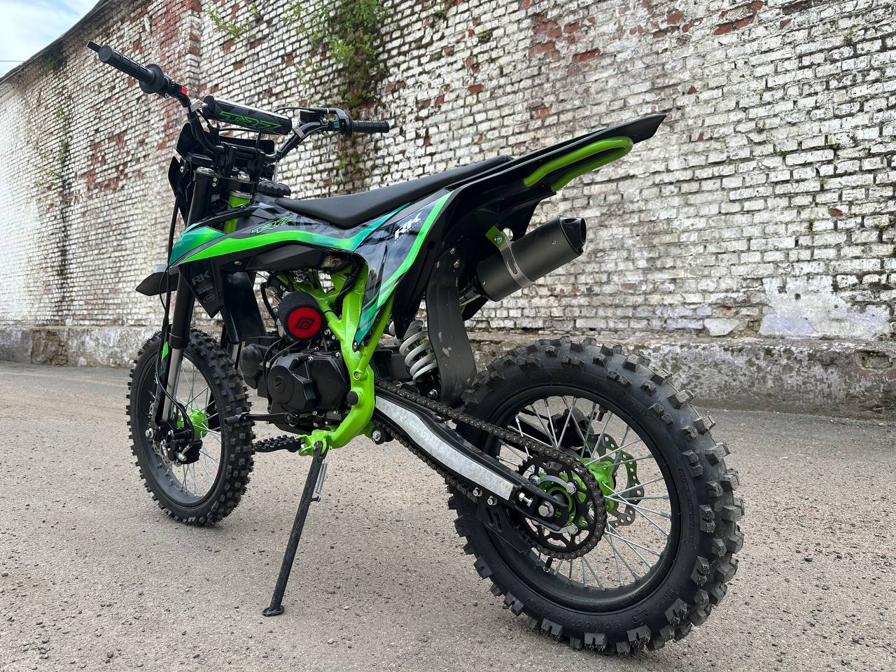 Racer TRZ 125 E-start общий вид сзади