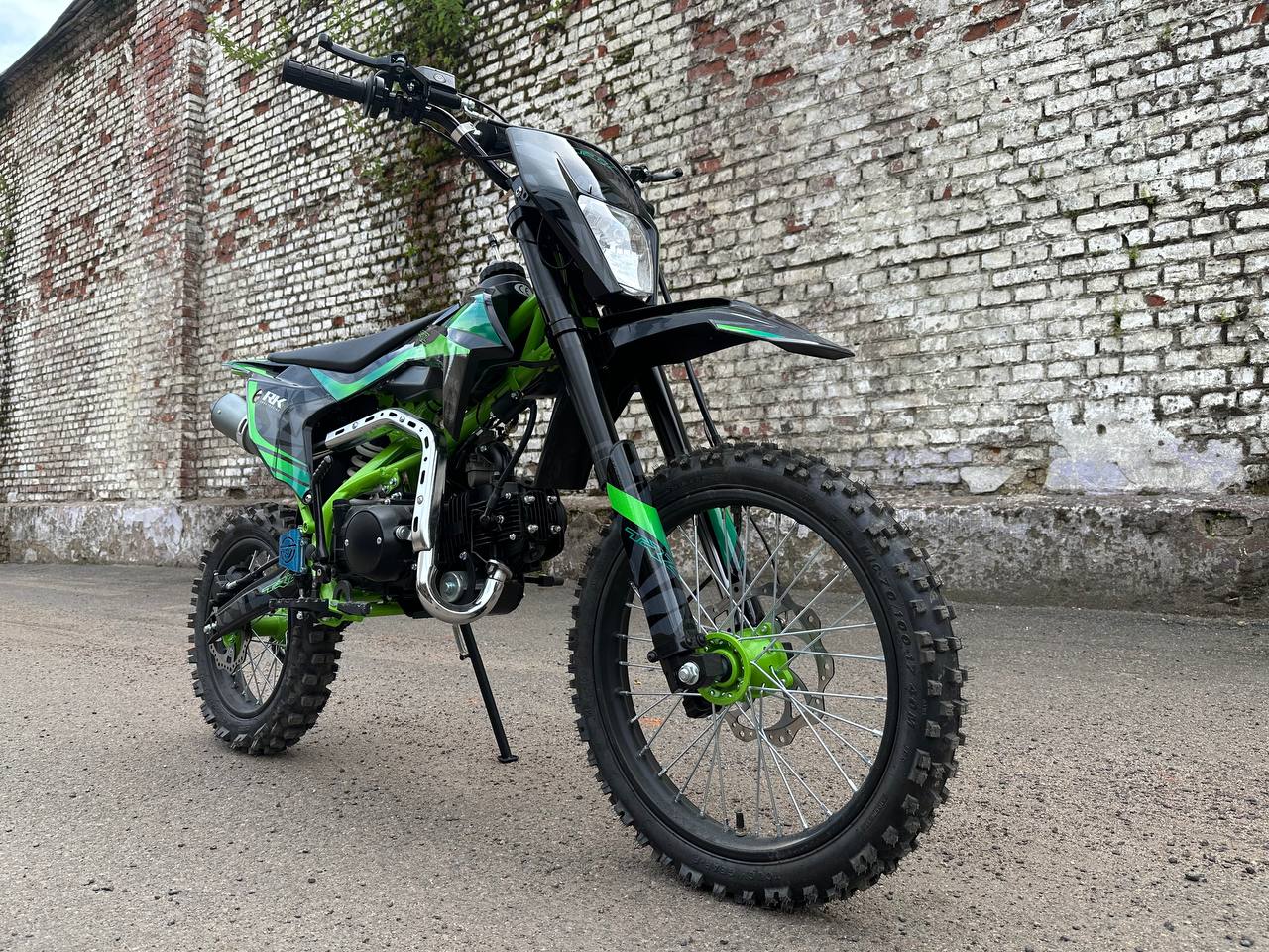 Racer TRZ 125 E-start общий вид спереди