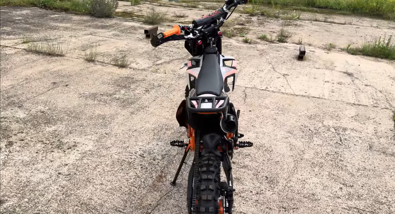 Racer TRX 140E сбоку